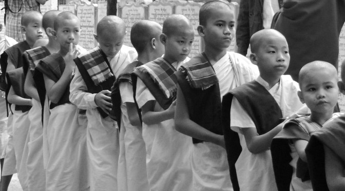 Birmanie: au pays des mille pagodes.