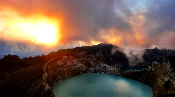 Le volcan Kelimutu.